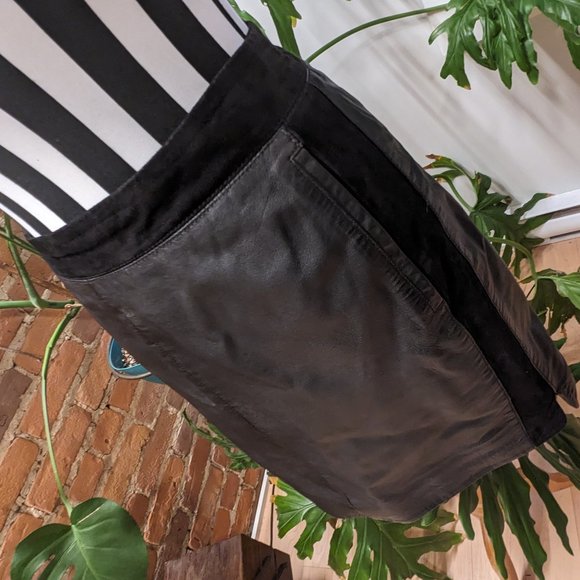 Leather mini skirt with suede trim - Picture 4 of 9